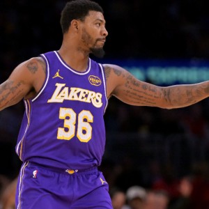 九游官网-胜鹈鹕！詹姆斯直指防守重要性，斯玛特不满判罚，里弗斯谈伤势！