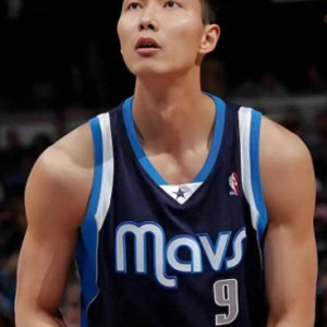 九游官网-亚洲球员NBA选秀顺位里，易建联6号顺位出道排名第二|德克-诺维茨基|密尔沃基雄鹿队|艾尔-霍福德|大前锋|小前锋_新浪体育_新浪新闻